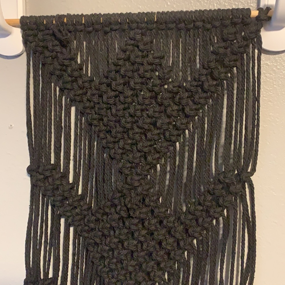 Macrame decor - Picture 2 of 3